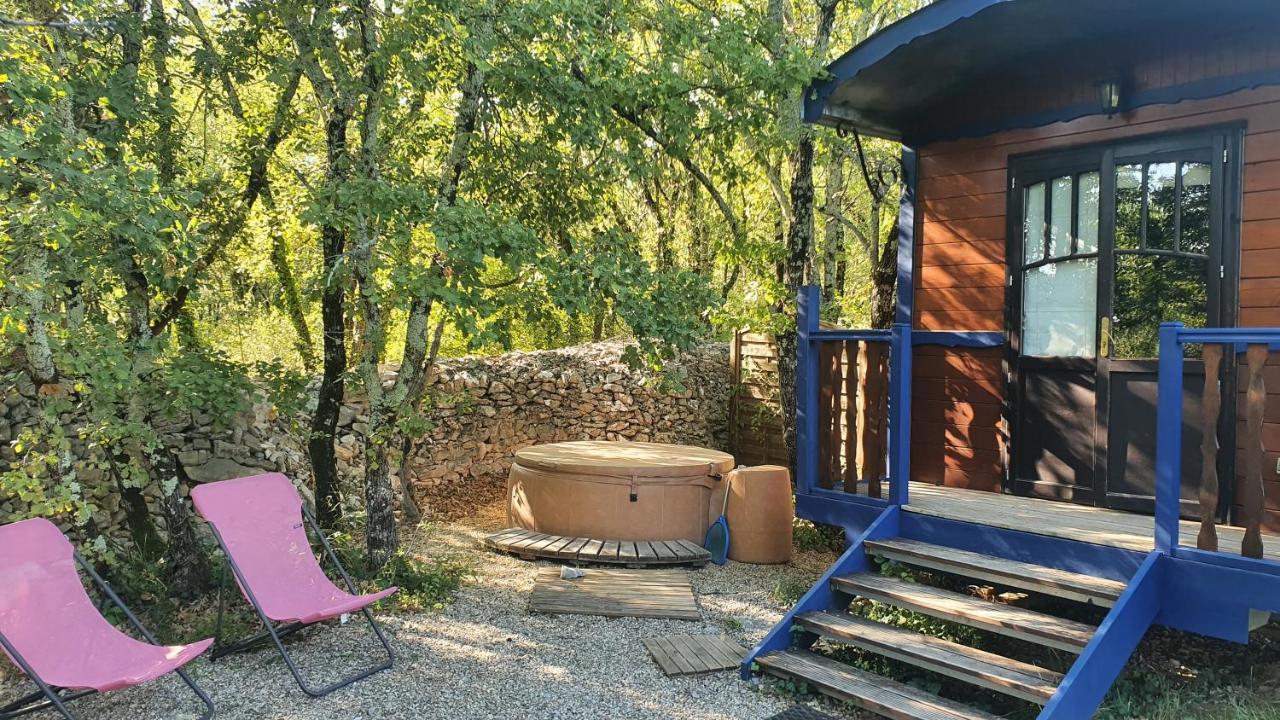 Roulottes Et Cabanes De Saint Cerice Vogue Exterior photo
