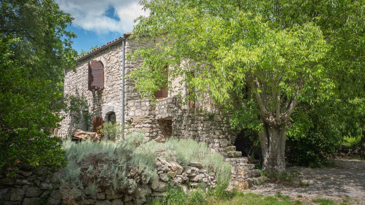 Roulottes Et Cabanes De Saint Cerice Vogue Exterior photo