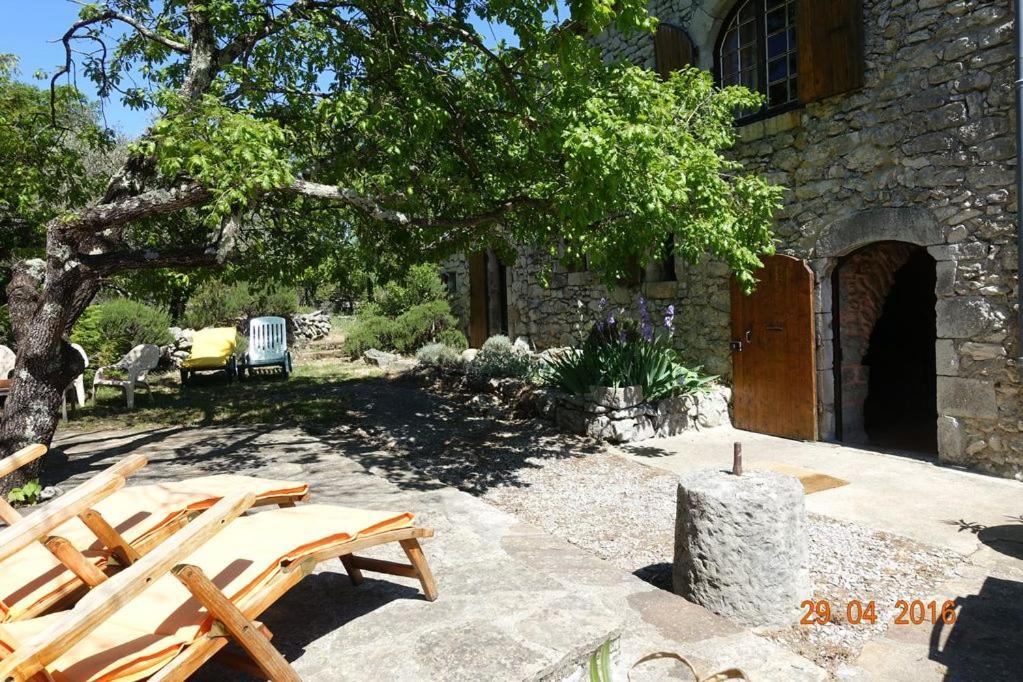 Roulottes Et Cabanes De Saint Cerice Vogue Exterior photo